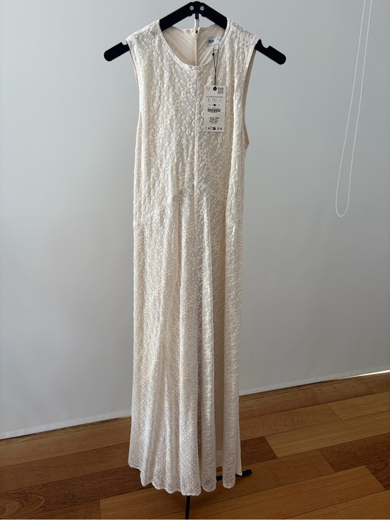 Zara Dresses & Skirts - Zara Cream Lace Sleeveless Maxi Dress